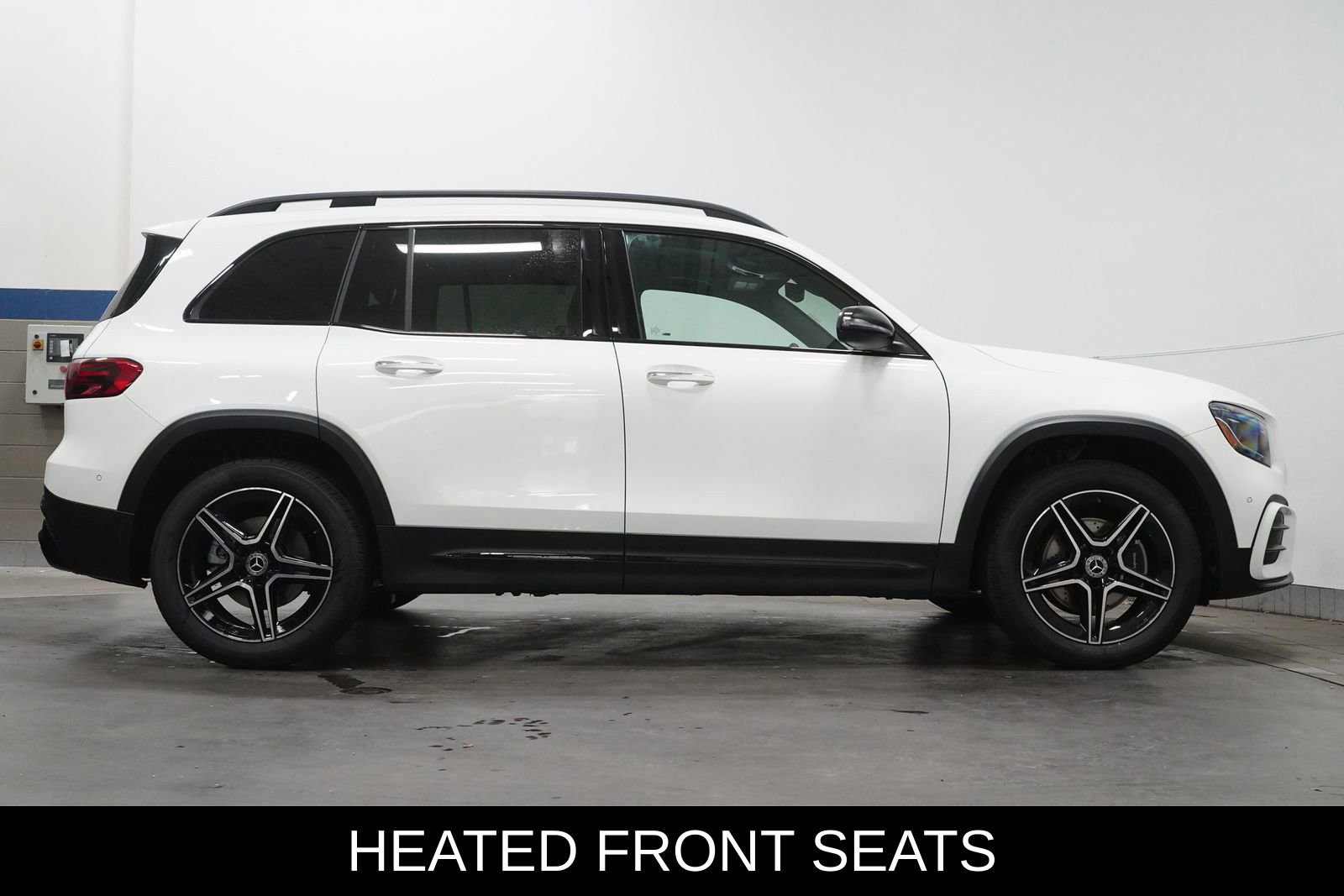 New 2026 Mercedes-Benz GLB 250 4MATIC image 8