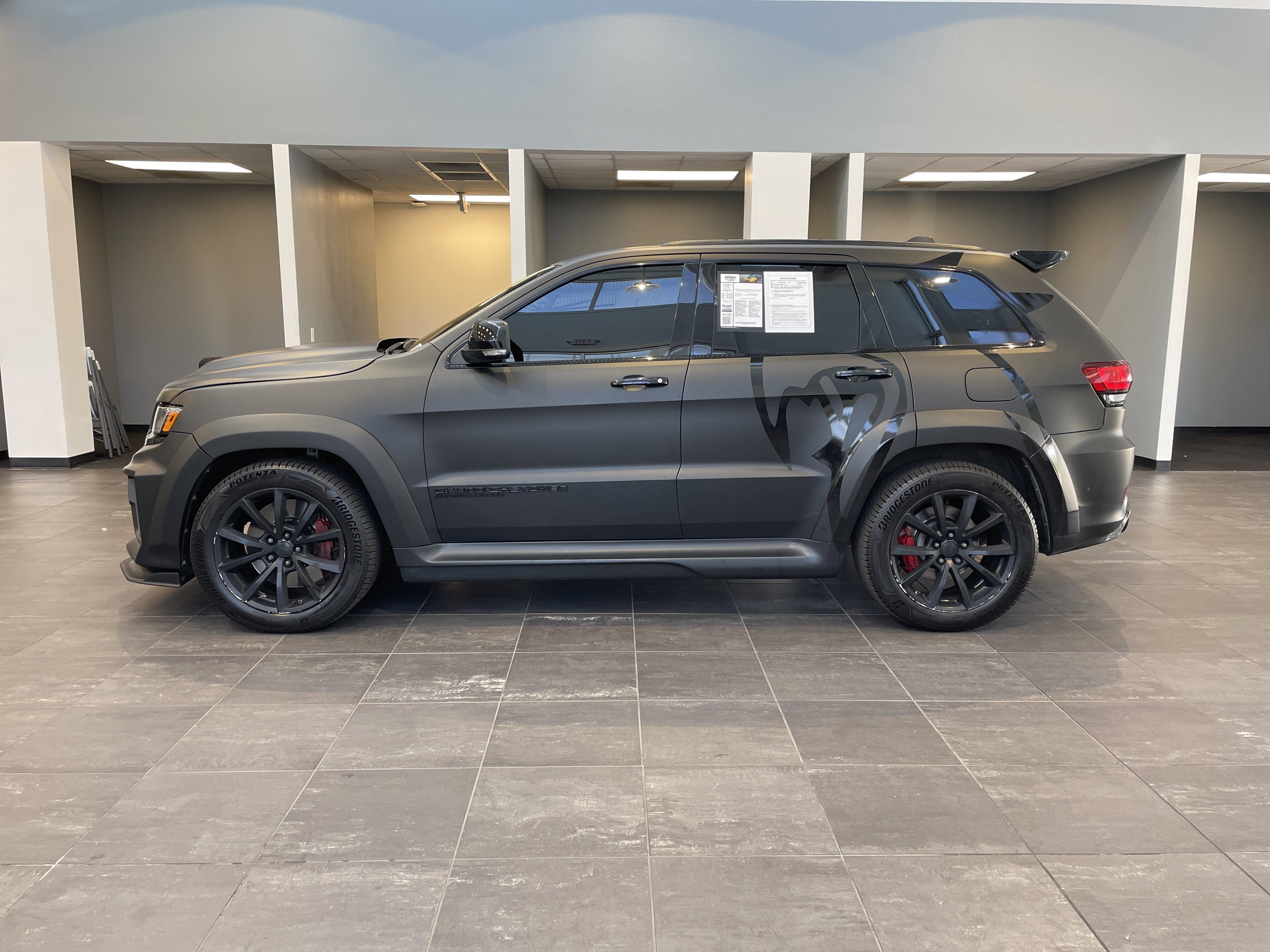 Used 2018 Jeep Grand Cherokee Trackhawk AWD/4WD image 8