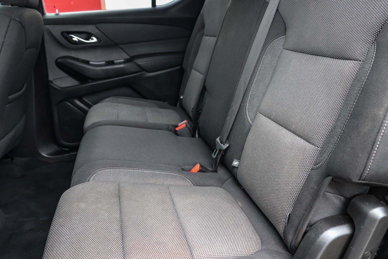 Used 2023 Chevrolet Traverse LT FWD image 18