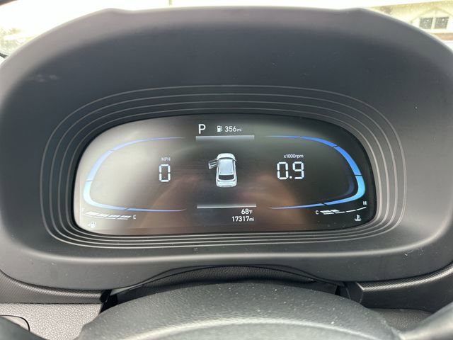 Used 2025 Hyundai Venue SEL image 27