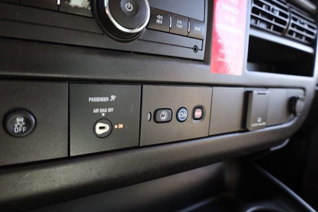 Used 2018 Chevrolet Express 2500 image 21