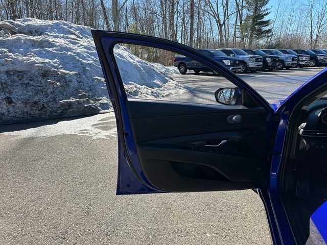 Used 2023 Hyundai Elantra Limited FWD image 23