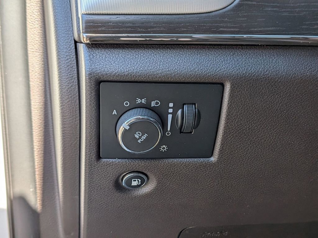 Used 2018 Jeep Grand Cherokee Summit w/ Platinum Series Group image 8