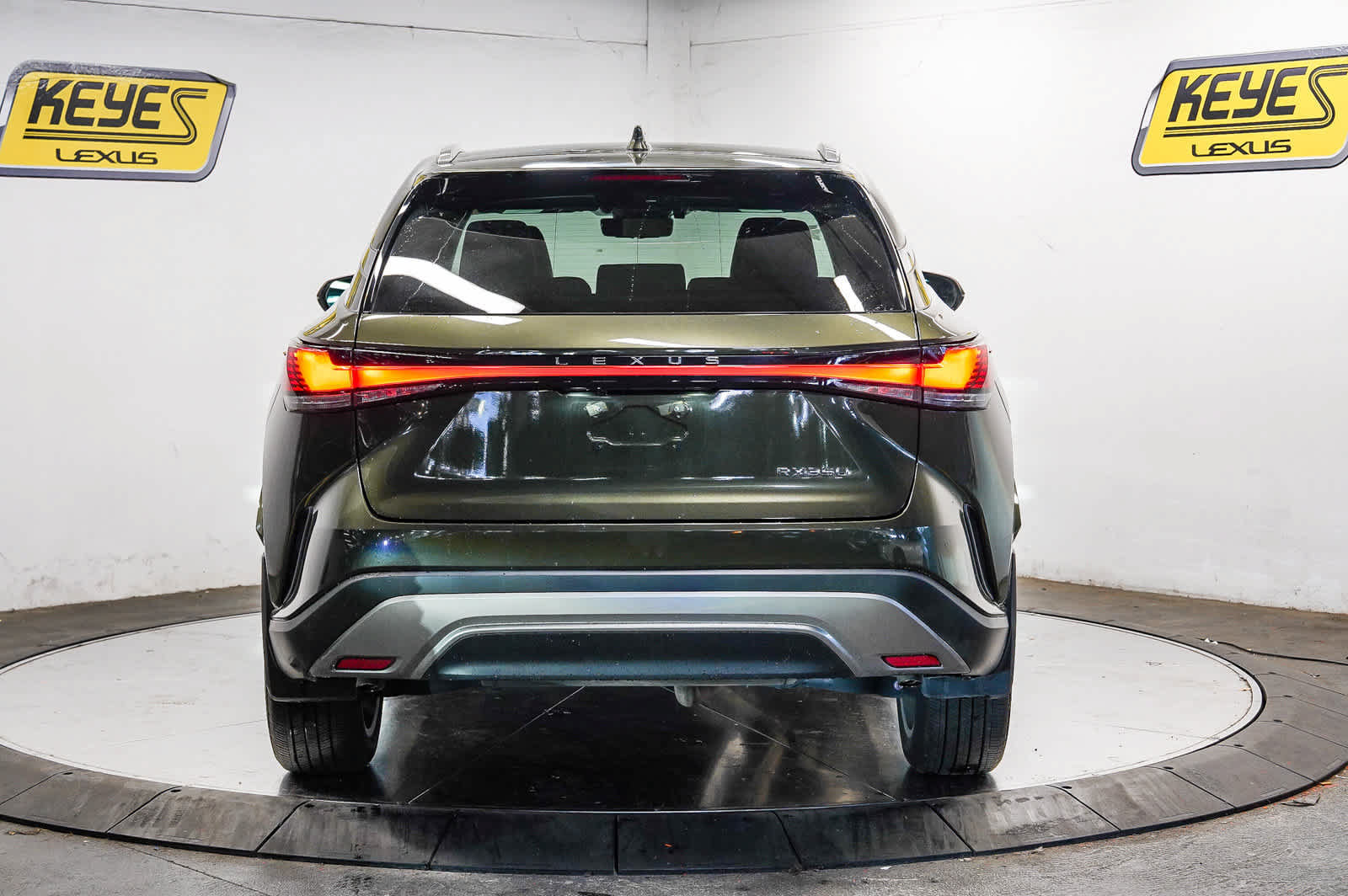 Used 2024 Lexus RX 350 Premium Plus w/ Convenience Package FWD image 3