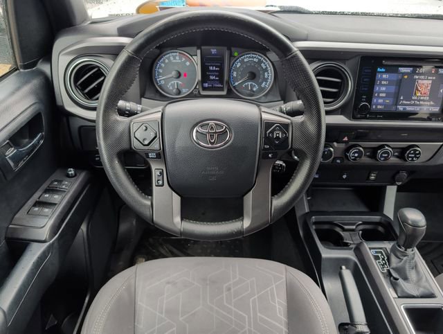 Used 2016 Toyota Tacoma TRD Sport w/ Towing Package AWD/4WD image 16