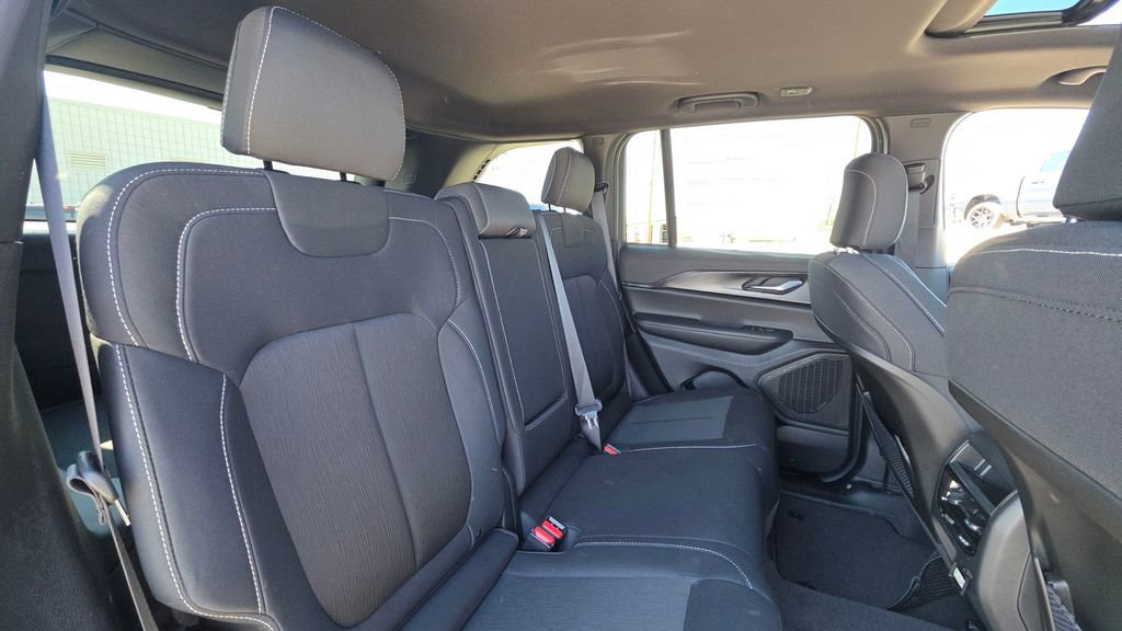 New 2026 Jeep Grand Cherokee Laredo AWD/4WD image 14