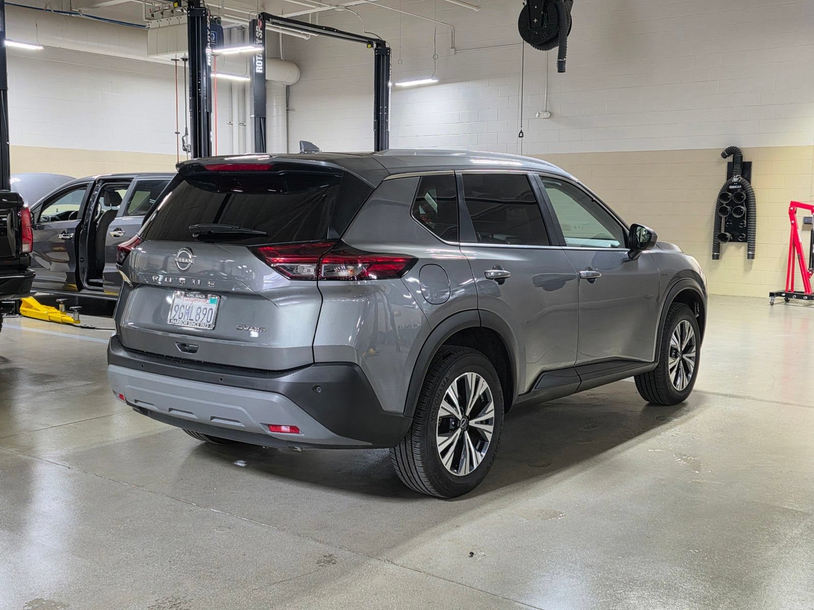 Used 2023 Nissan Rogue SV w/ SV Premium B Package AWD/4WD image 7