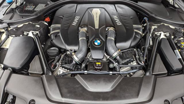 Used 2017 BMW 750i xDrive image 33