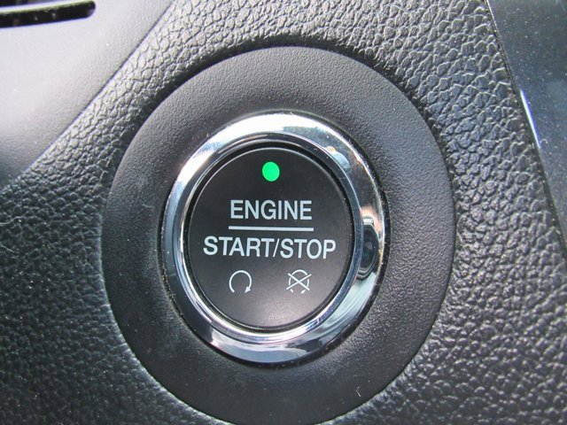 Used 2018 Ford Explorer XLT image 18