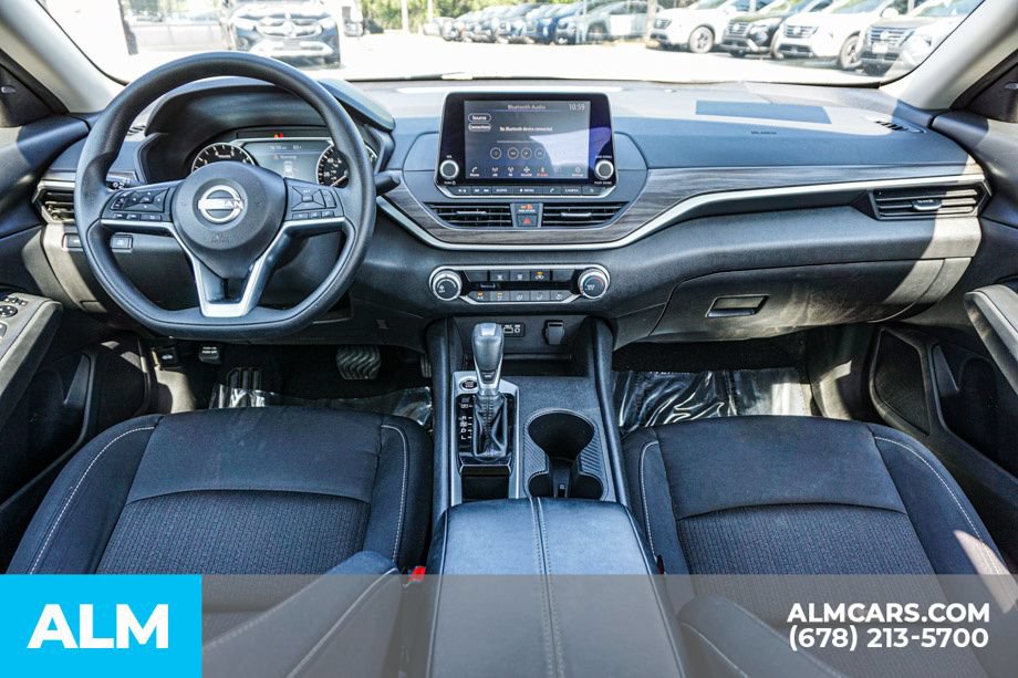 Used 2025 Nissan Altima 2.5 SV FWD image 24