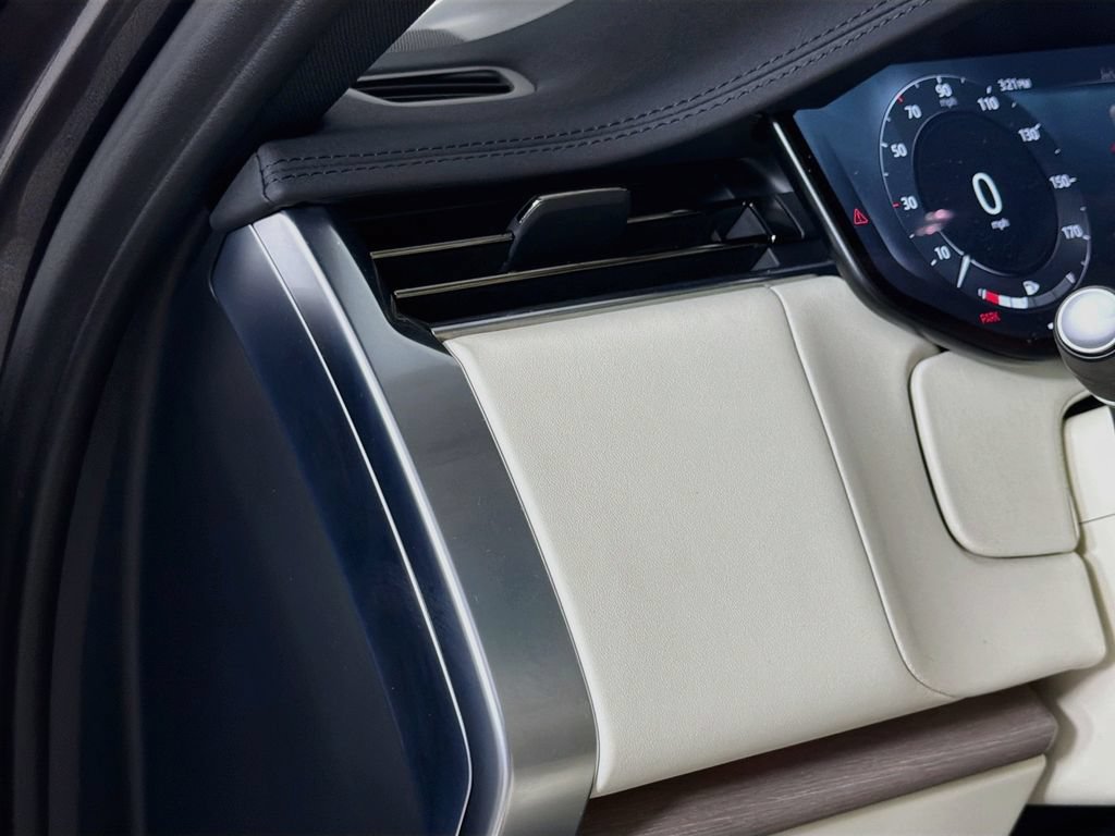 Certified 2025 Land Rover Range Rover SE AWD/4WD image 10