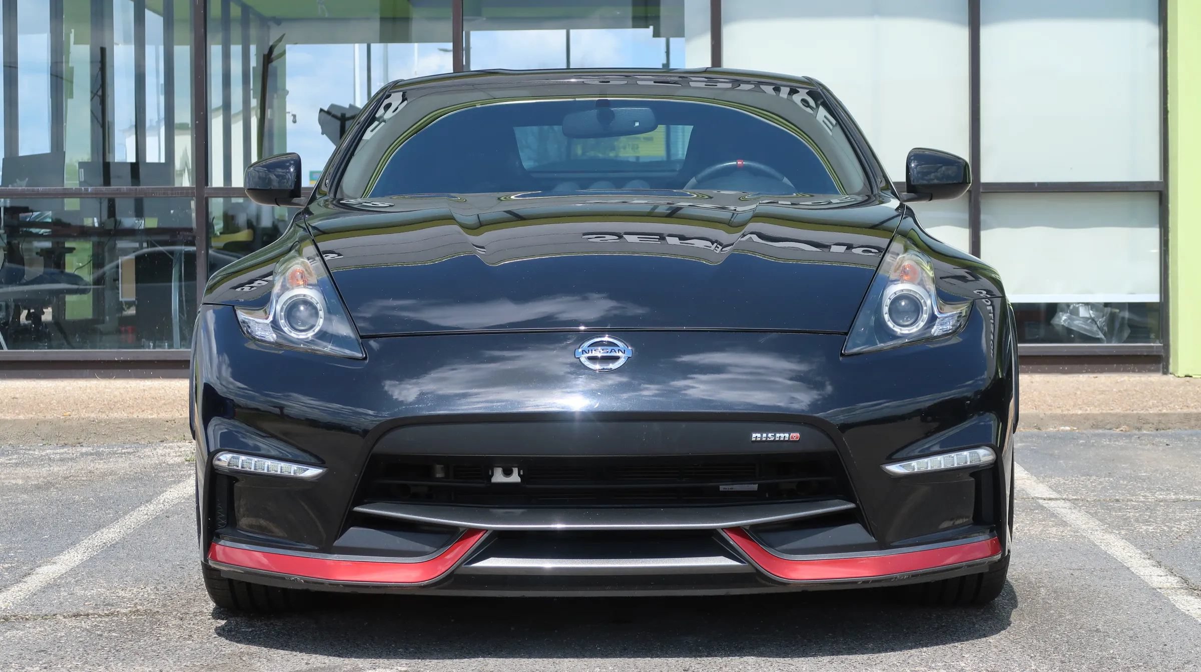 Used 2019 Nissan 370Z NISMO RWD image 2
