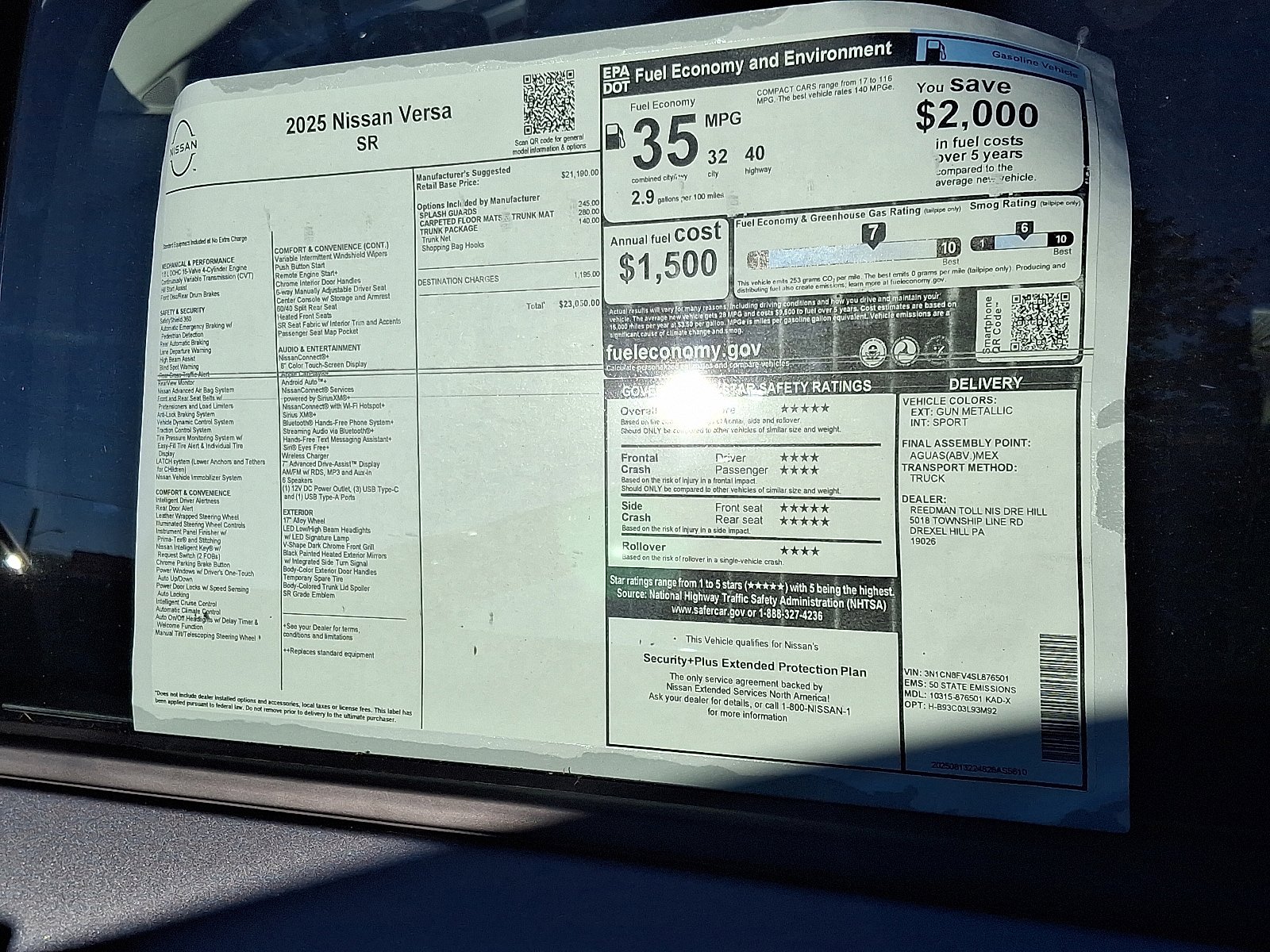 New 2025 Nissan Versa SR w/ Trunk Package FWD image 5
