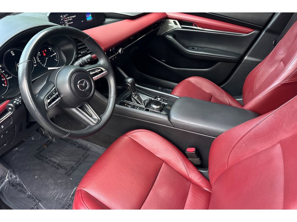 Used 2021 MAZDA MAZDA3 Hatchback w/Premium Plus Pkg image 12