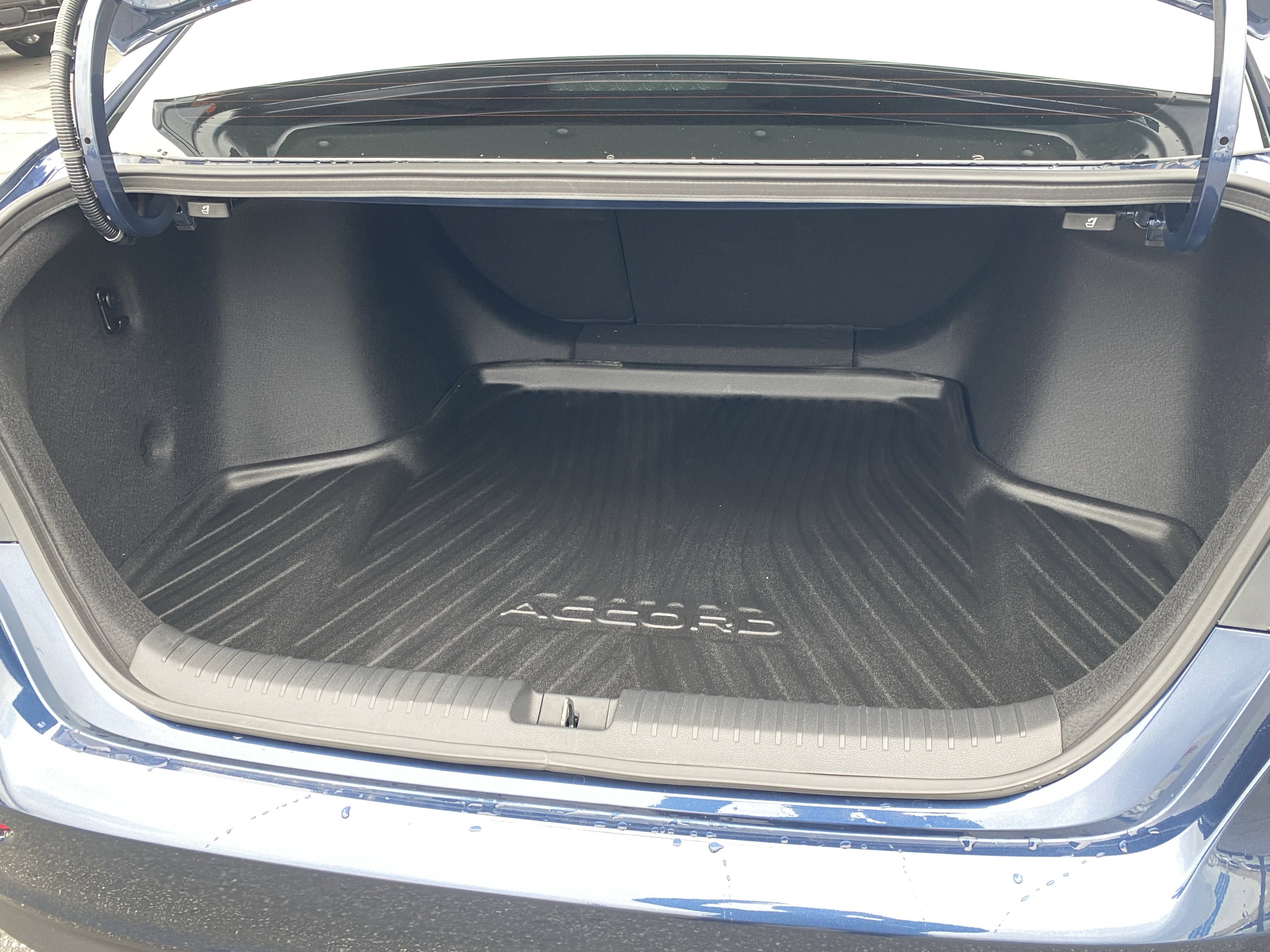 Certified 2025 Honda Accord SE image 12