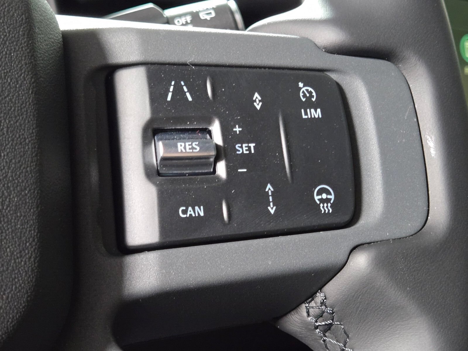 New 2026 Land Rover Defender 110 X-Dynamic SE AWD/4WD image 26