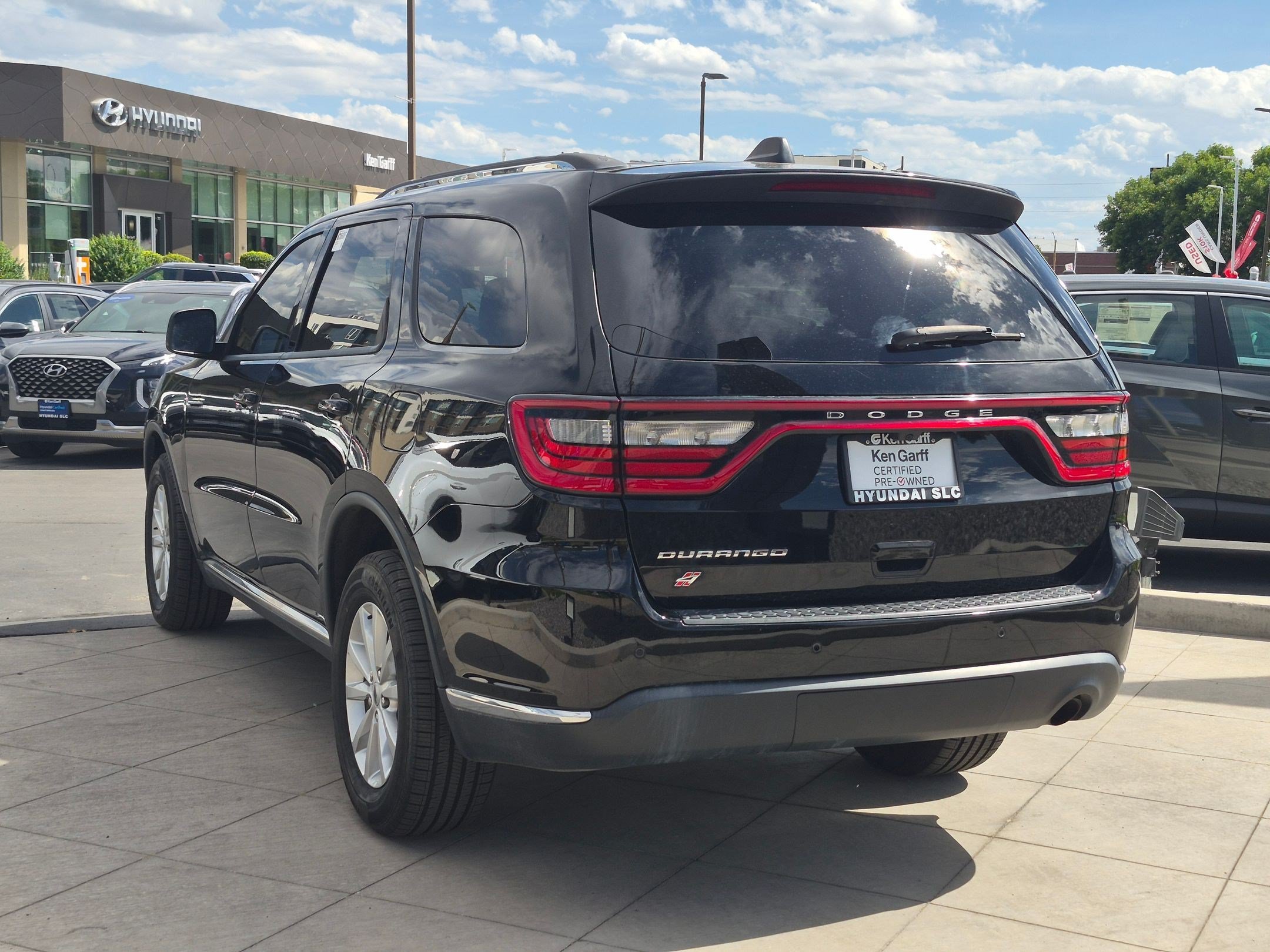 Used 2022 Dodge Durango SXT AWD/4WD image 7