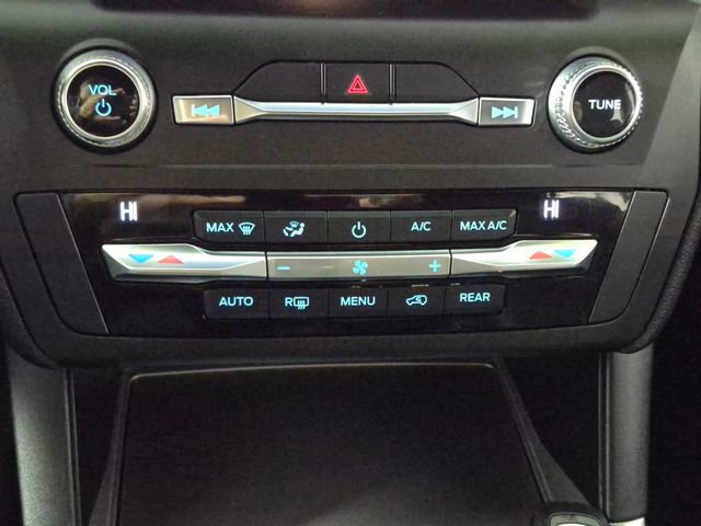 Used 2020 Ford Explorer XLT w/ Equipment Group 202A AWD/4WD image 18