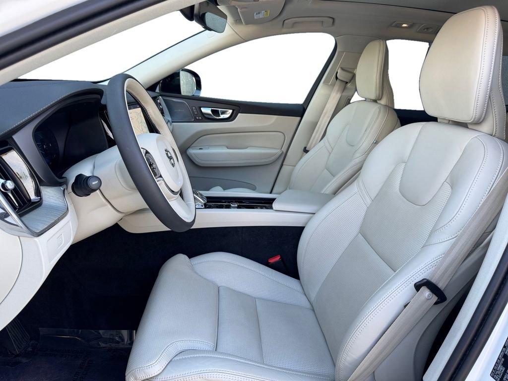 Certified 2024 Volvo XC60 B5 Ultimate w/ Protection Package Premier AWD/4WD image 13