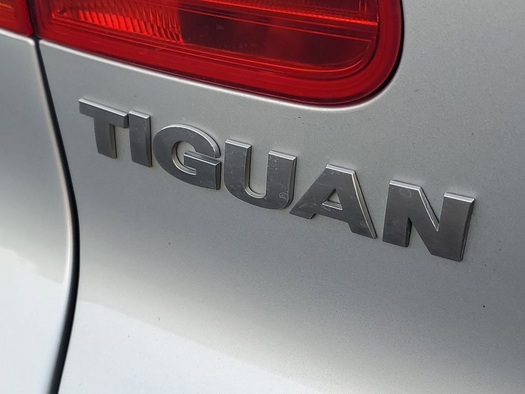 Used 2017 Volkswagen Tiguan S image 7