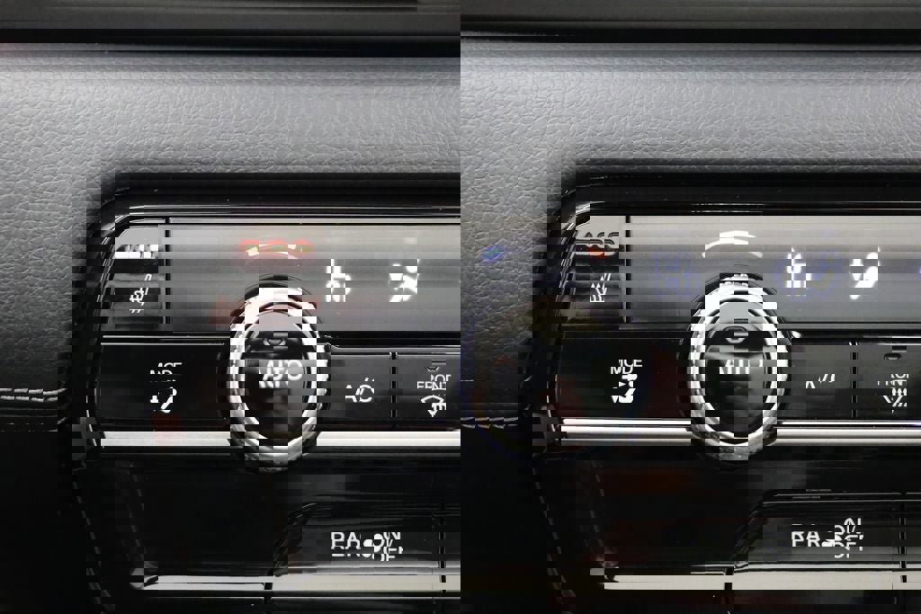 Used 2025 Honda Pilot Touring image 23