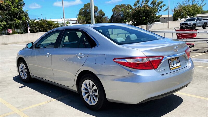 Used 2017 Toyota Camry LE FWD image 4