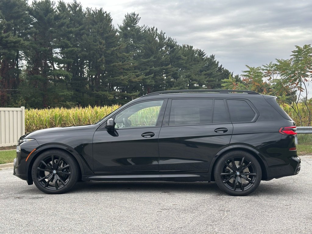 New 2026 BMW X7 M60i image 4