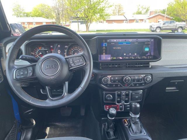 Used 2024 Jeep Wrangler Unlimited Sport AWD/4WD image 3