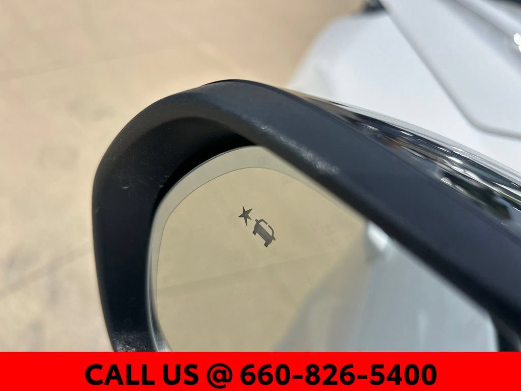 Used 2024 Chevrolet Traverse RS AWD/4WD image 17