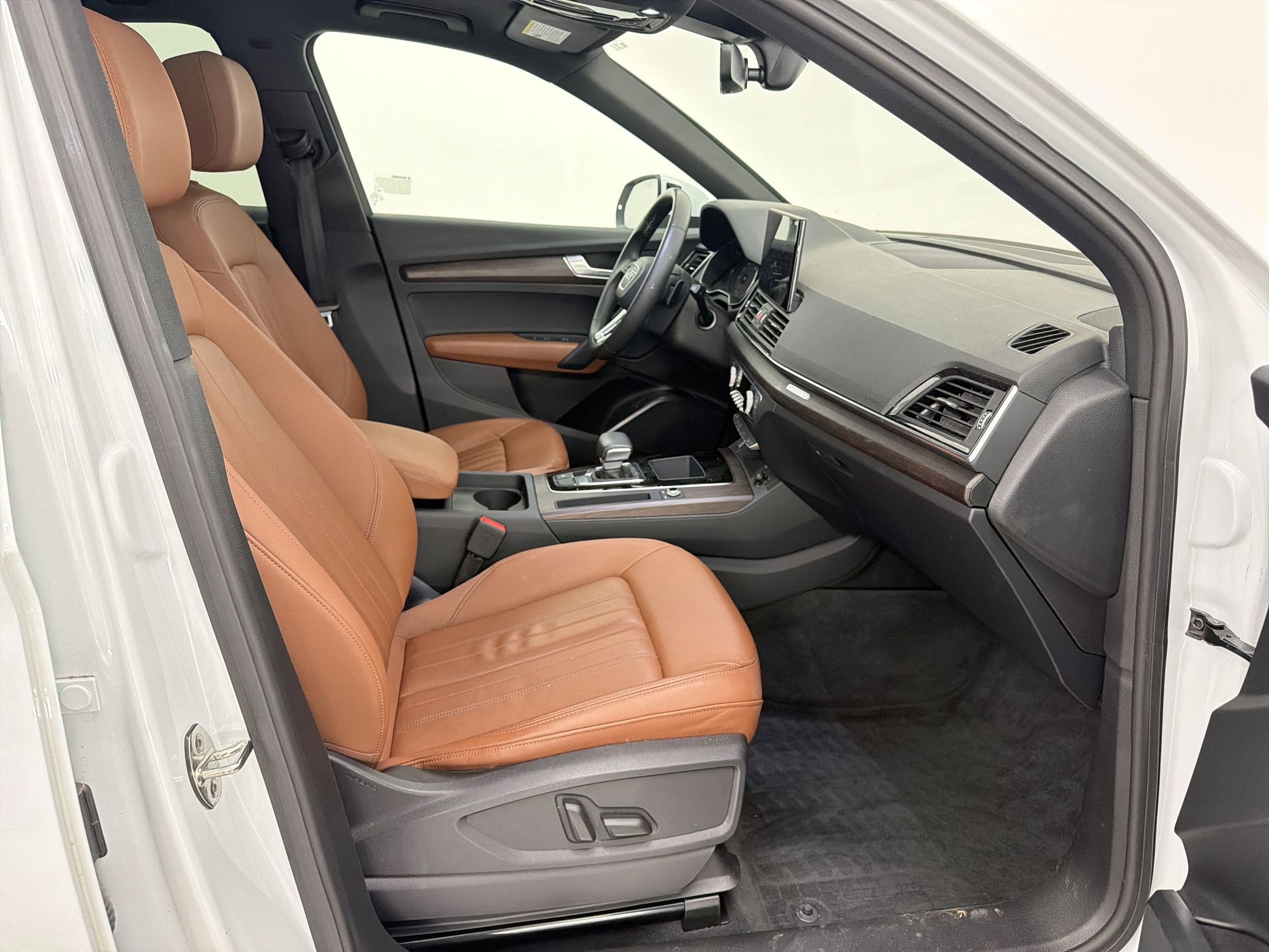 Used 2023 Audi Q5 2.0T Premium w/ Convenience Package AWD/4WD image 25