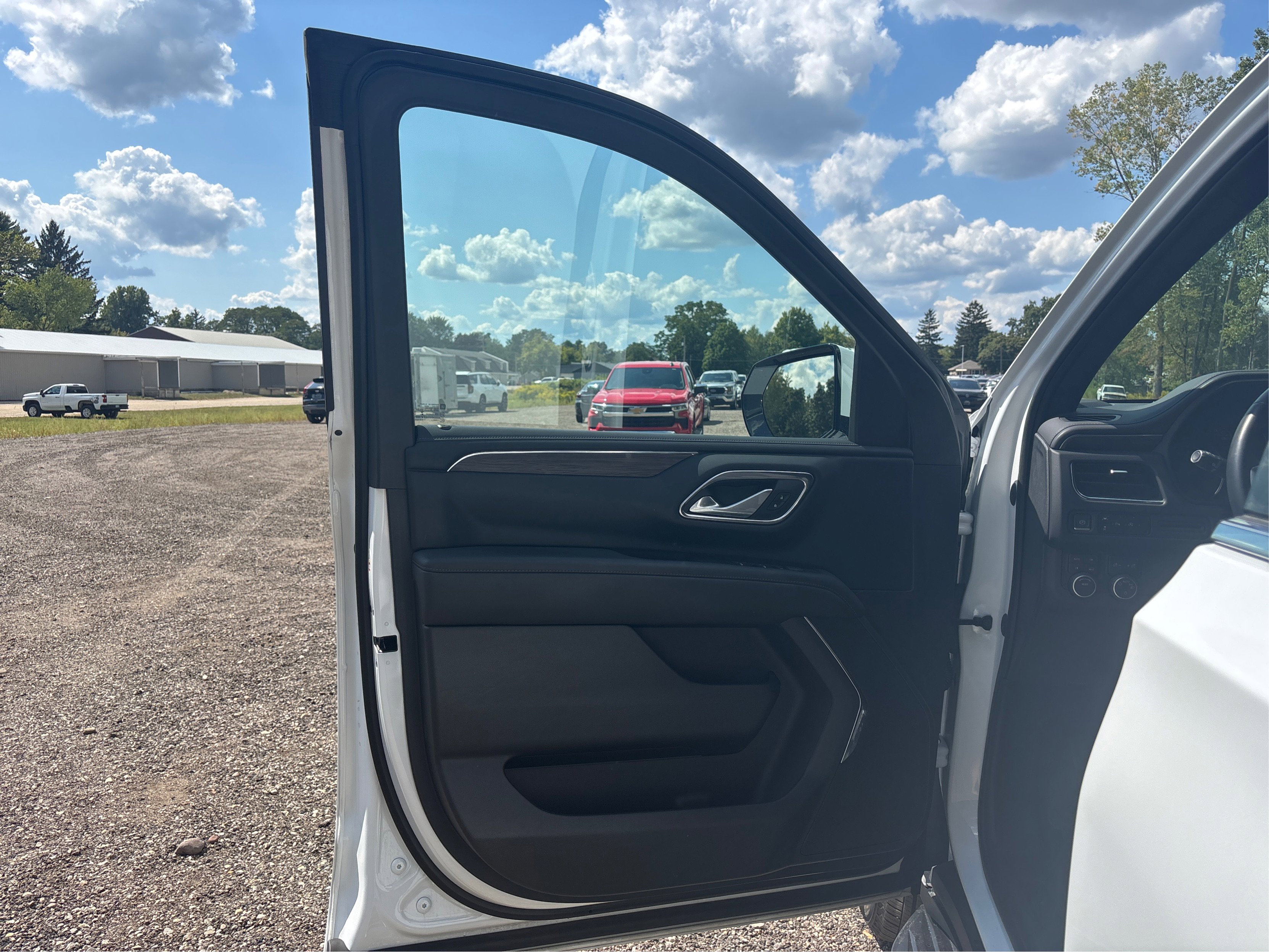 Used 2023 Chevrolet Suburban LS image 24