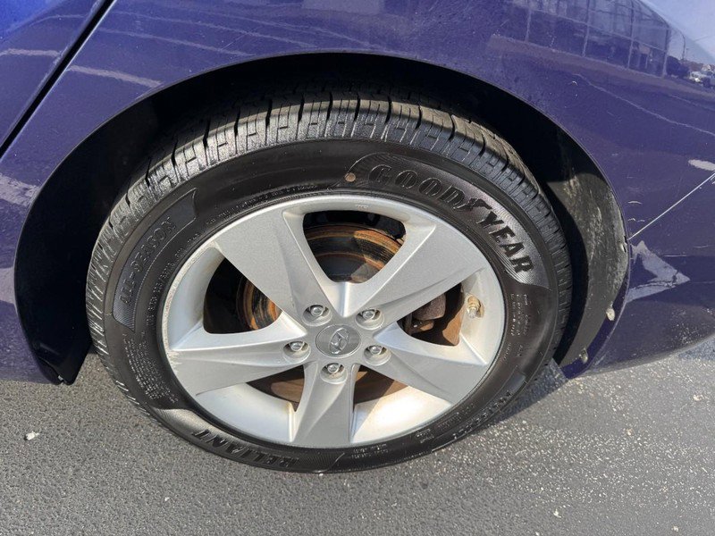 Used 2013 Hyundai Elantra GLS w/ Preferred Pkg image 7