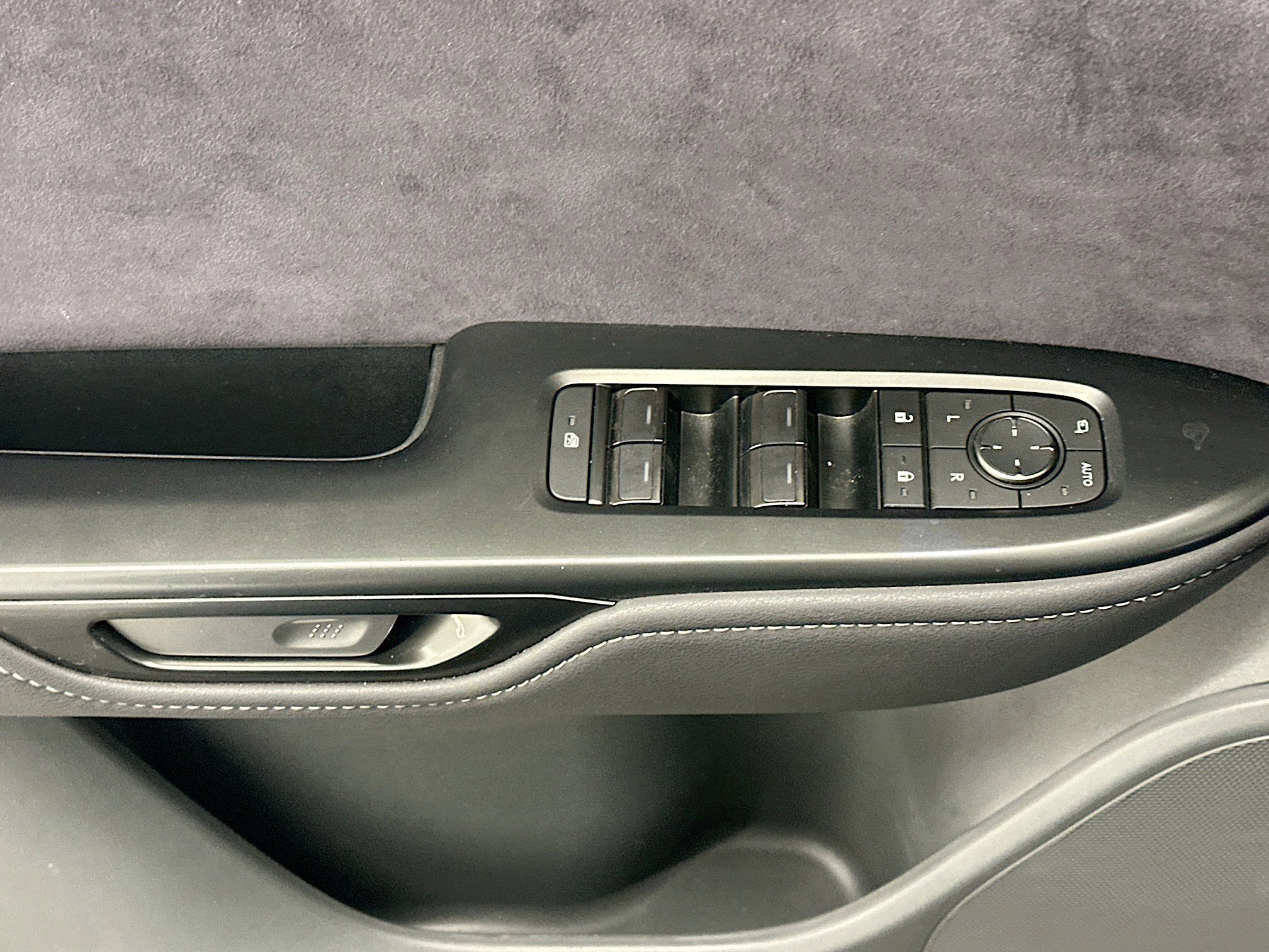 Used 2023 Lexus RZ 450e Premium w/ Accessory Package (Z1) image 15