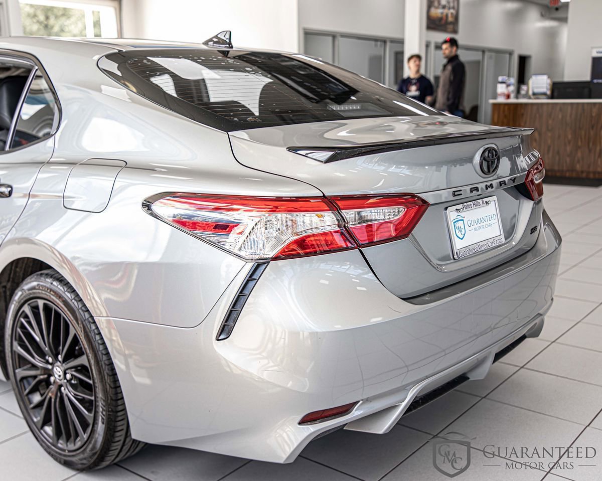 Used 2020 Toyota Camry SE FWD image 12