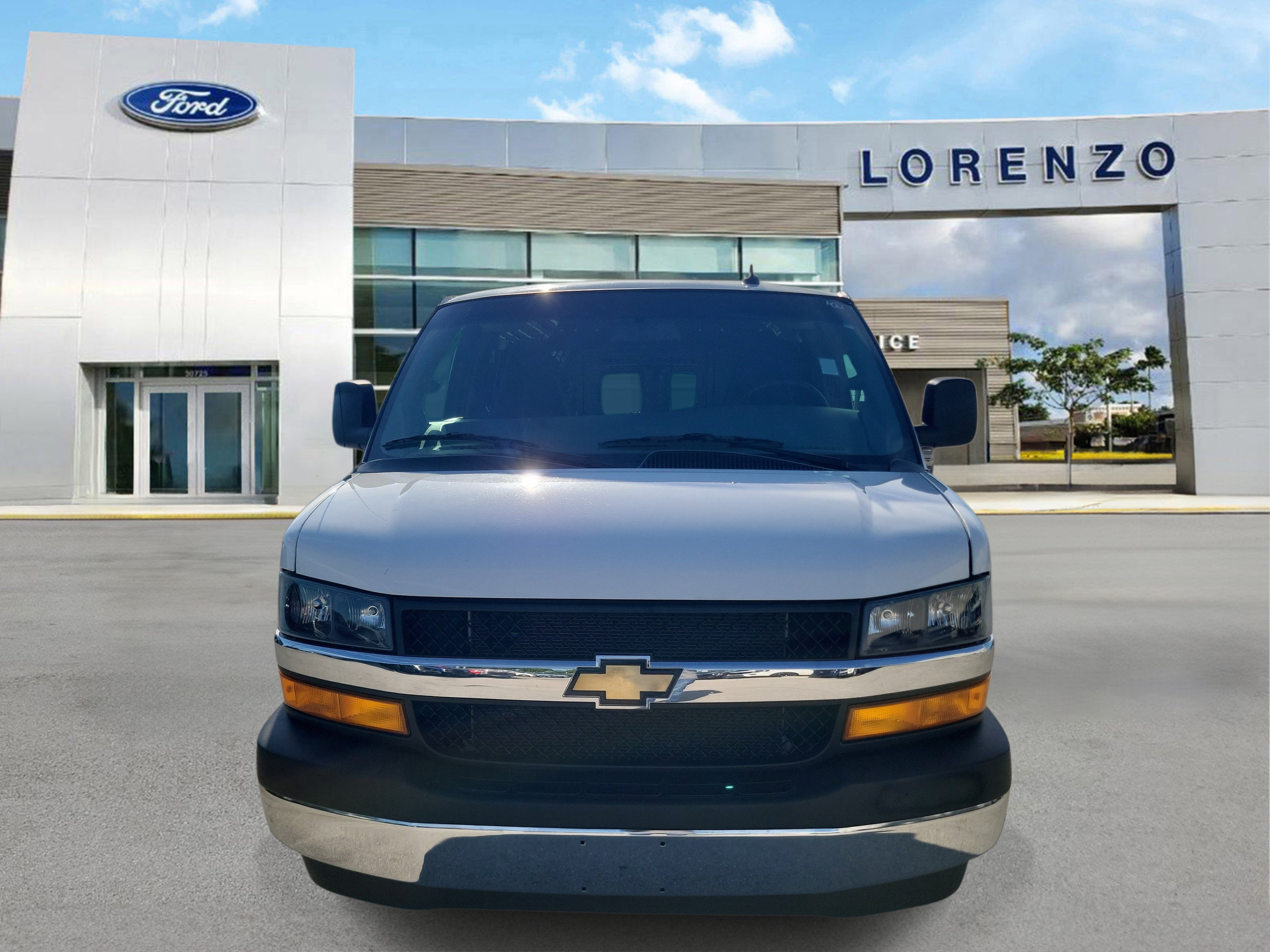 Used 2025 Chevrolet Express 2500 w/ Driver Convenience Package RWD image 2