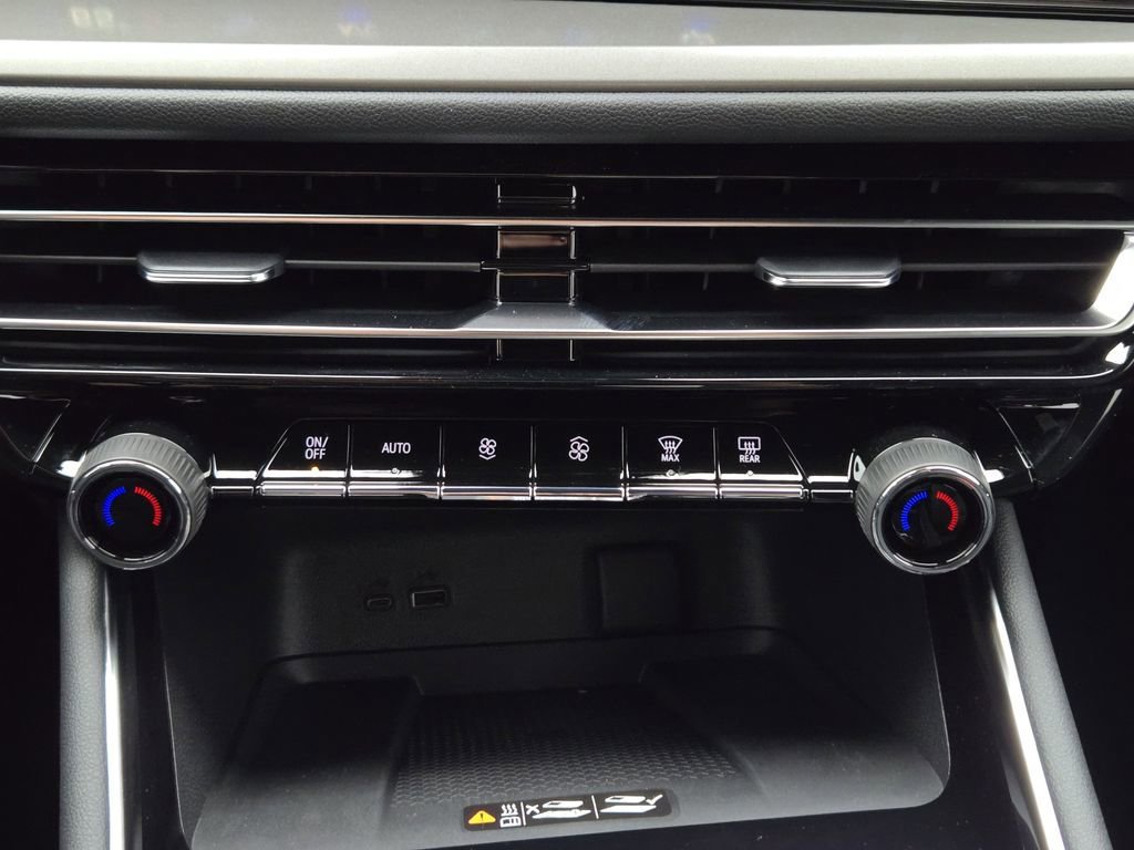New 2026 Chevrolet Traverse LT w/ Enhanced Driving Package FWD image 10