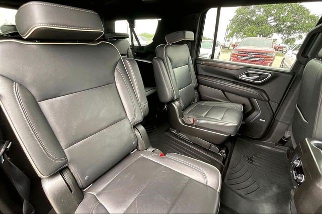 Used 2021 Chevrolet Suburban Premier w/ Premium Package RWD image 25