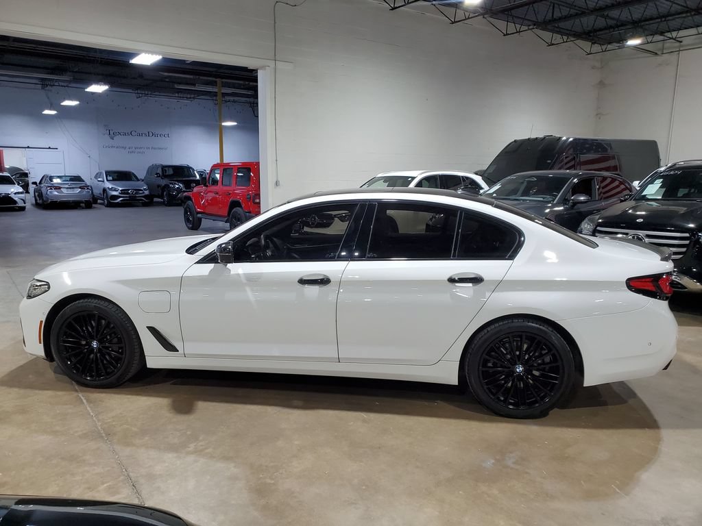 Used 2021 BMW 530e w/ Parking Assistance Package RWD image 13