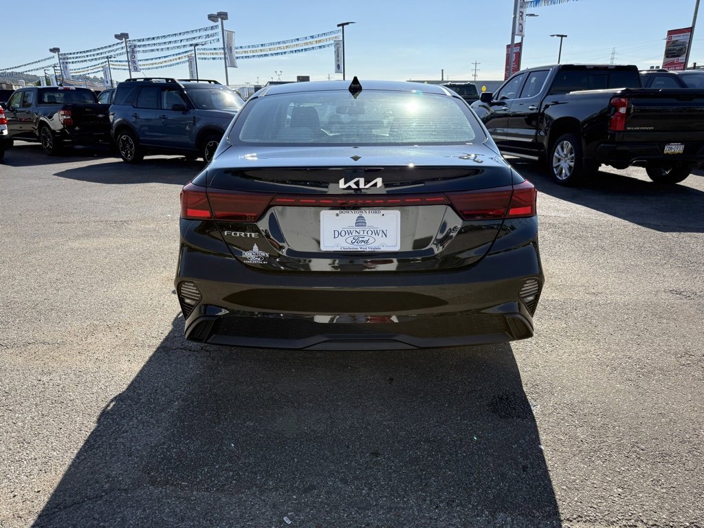 Used 2023 Kia Forte LXS w/ LXS Technology Package image 8