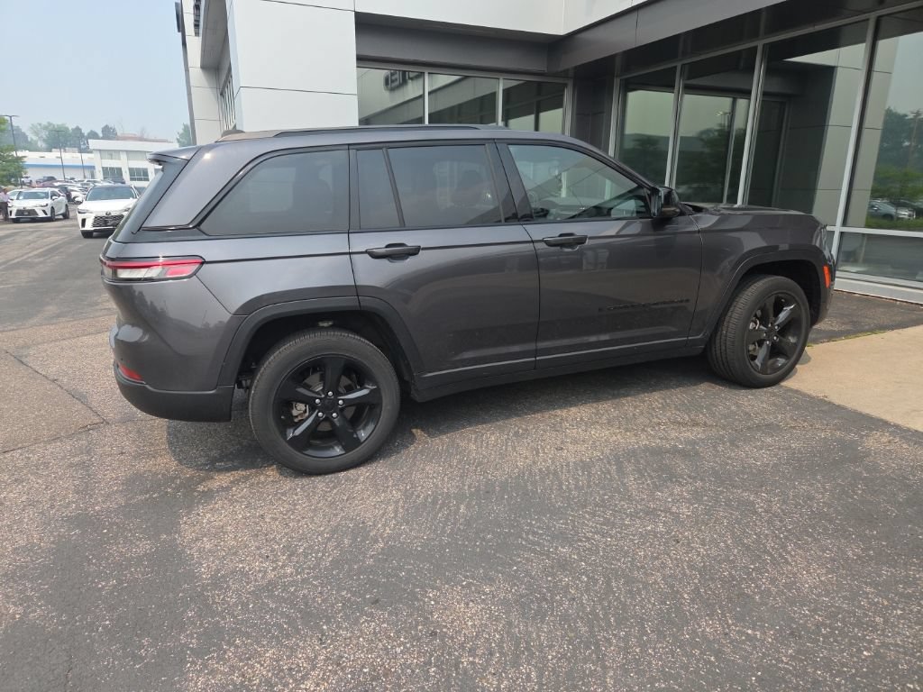 Used 2023 Jeep Grand Cherokee Altitude AWD/4WD image 20