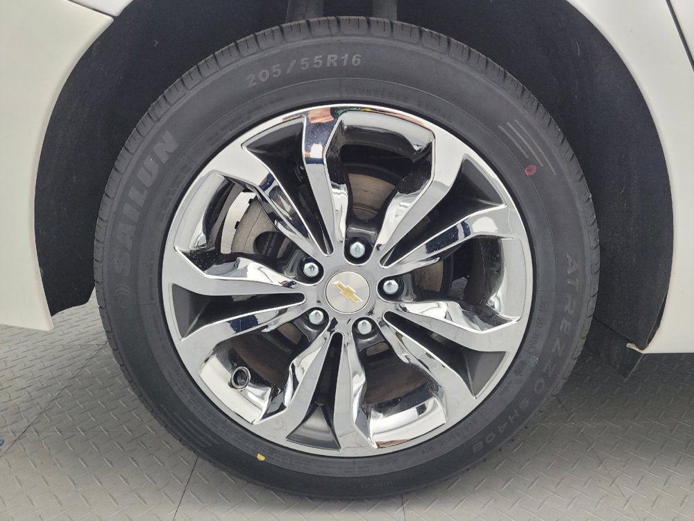 Used 2019 Chevrolet Cruze LT FWD image 31