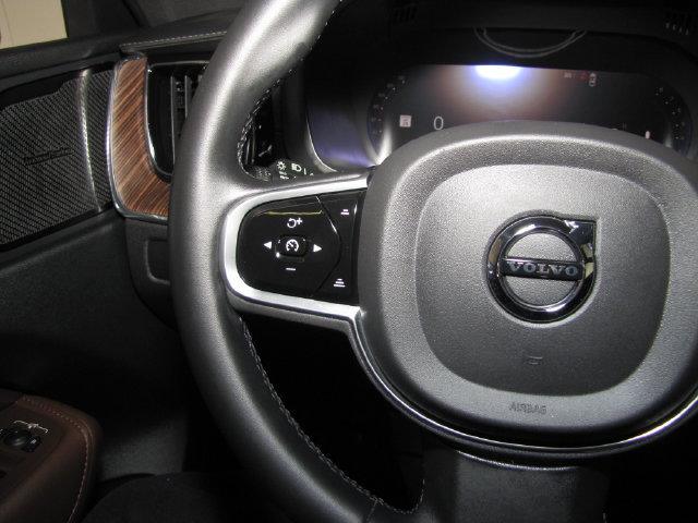 Used 2023 Volvo XC60 B5 Ultimate FWD image 27
