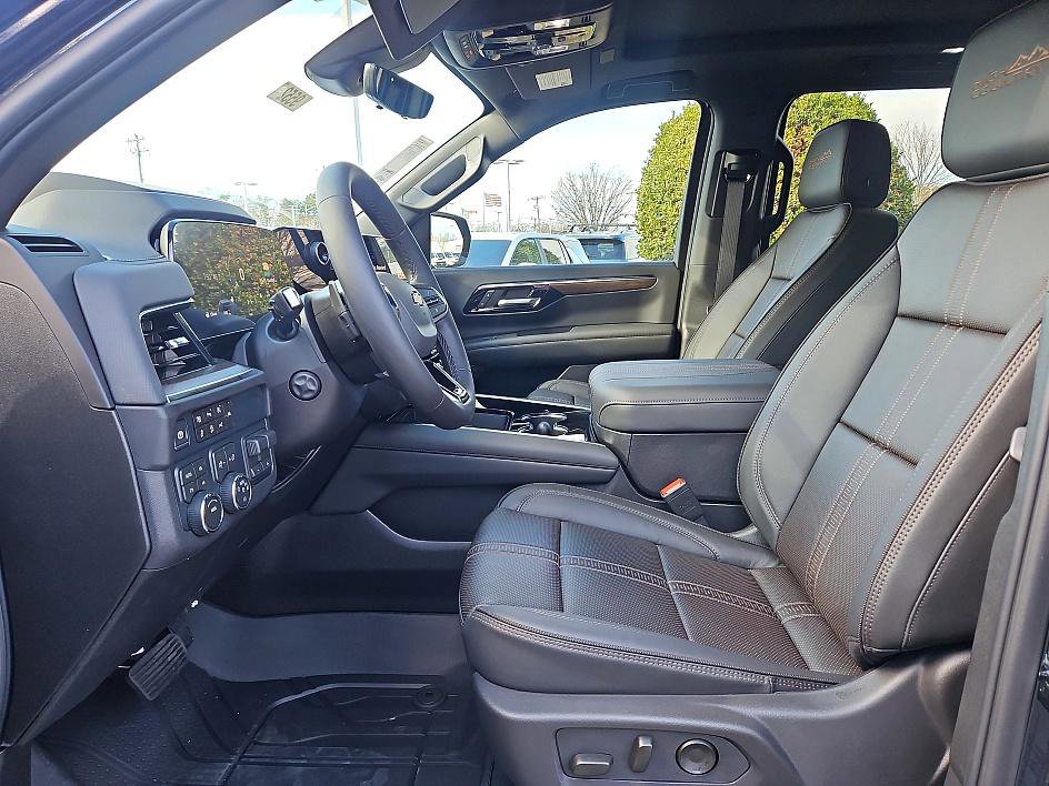 New 2026 Chevrolet Suburban High Country image 9