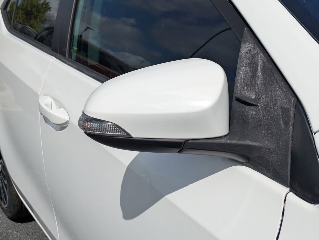 Used 2015 Toyota Corolla S image 12