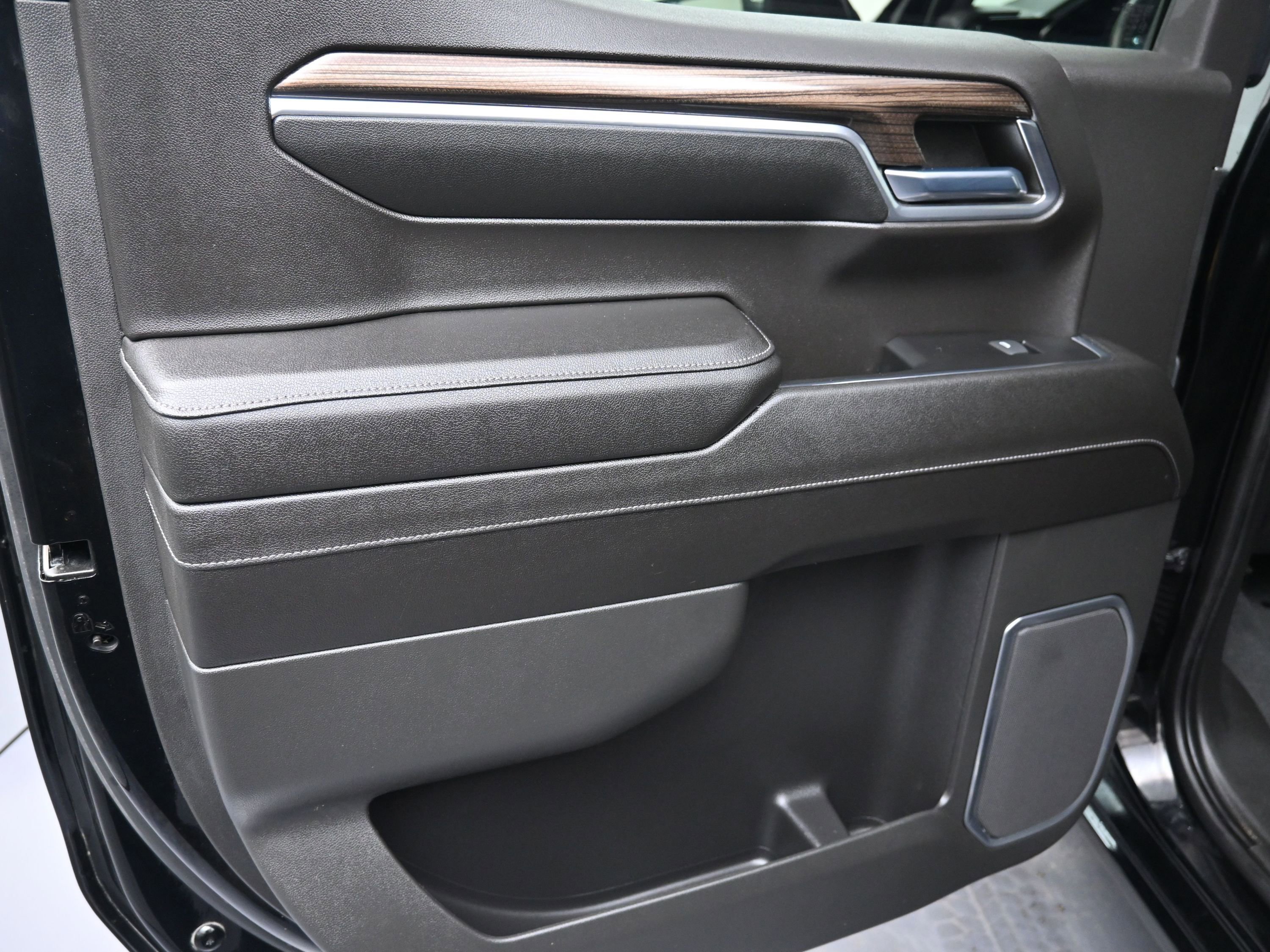 Used 2023 Chevrolet Silverado 1500 LT image 21