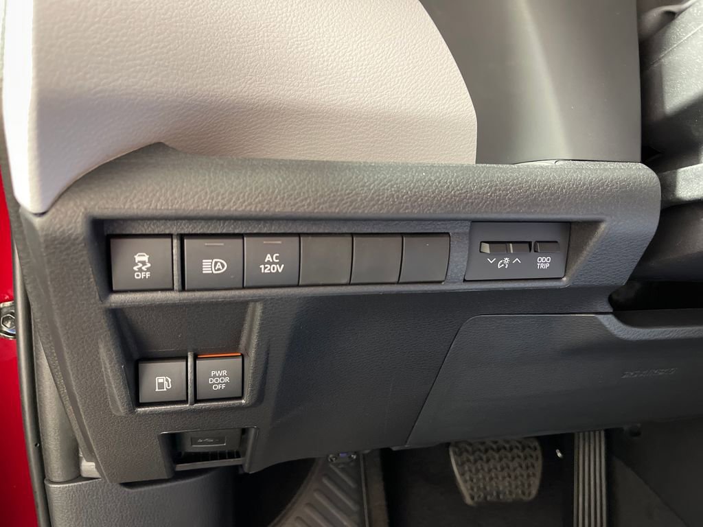 New 2026 Toyota Sienna XLE FWD image 29