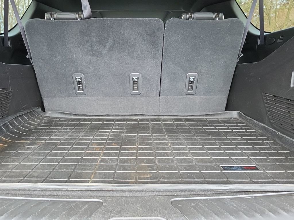 Used 2021 GMC Yukon XL SLT w/ SLT Premium Package image 34