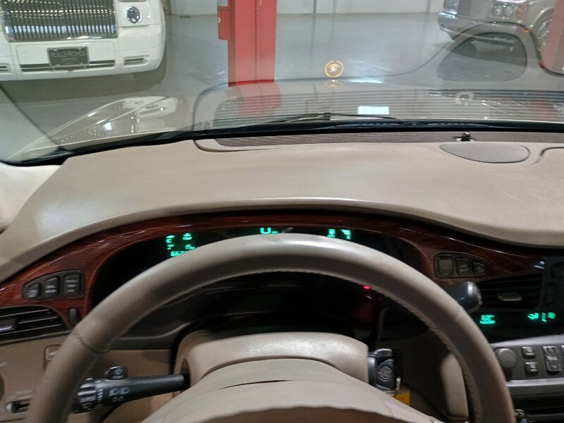 Used 2001 Cadillac De Ville FWD image 36