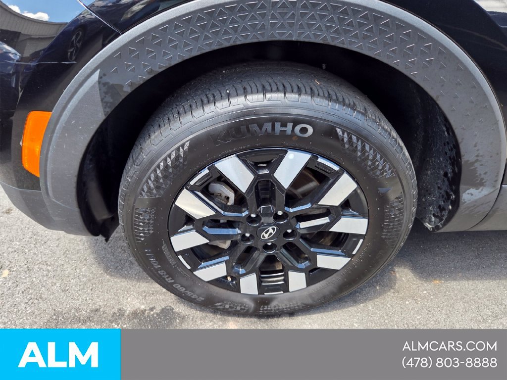 Used 2025 Hyundai Santa Cruz SEL FWD image 2