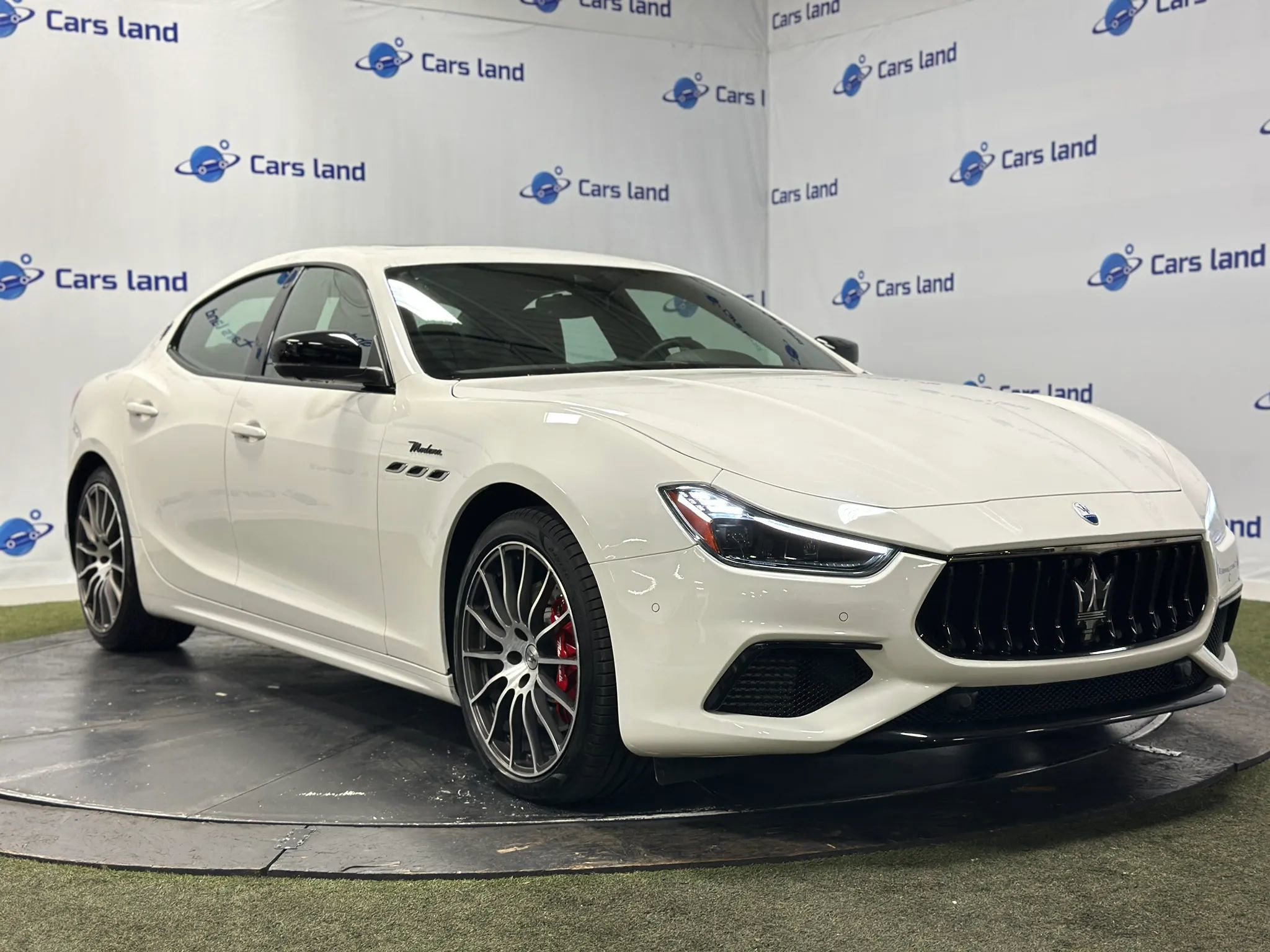 Used 2024 Maserati Ghibli Modena Q4 AWD/4WD image 1